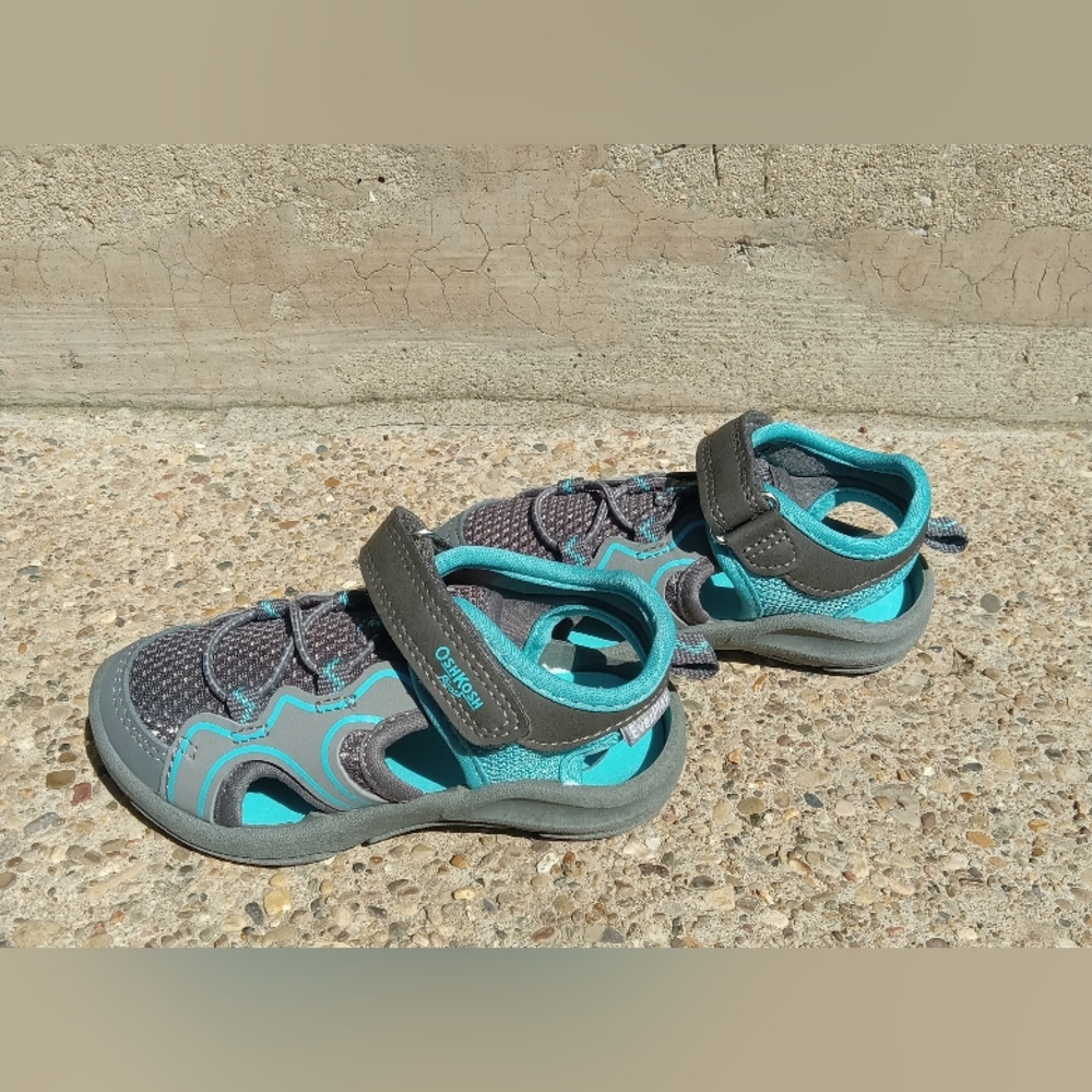 💥💥3 for $10💥Boys OshKosh B'gosh sandals - Picture 5 of 12